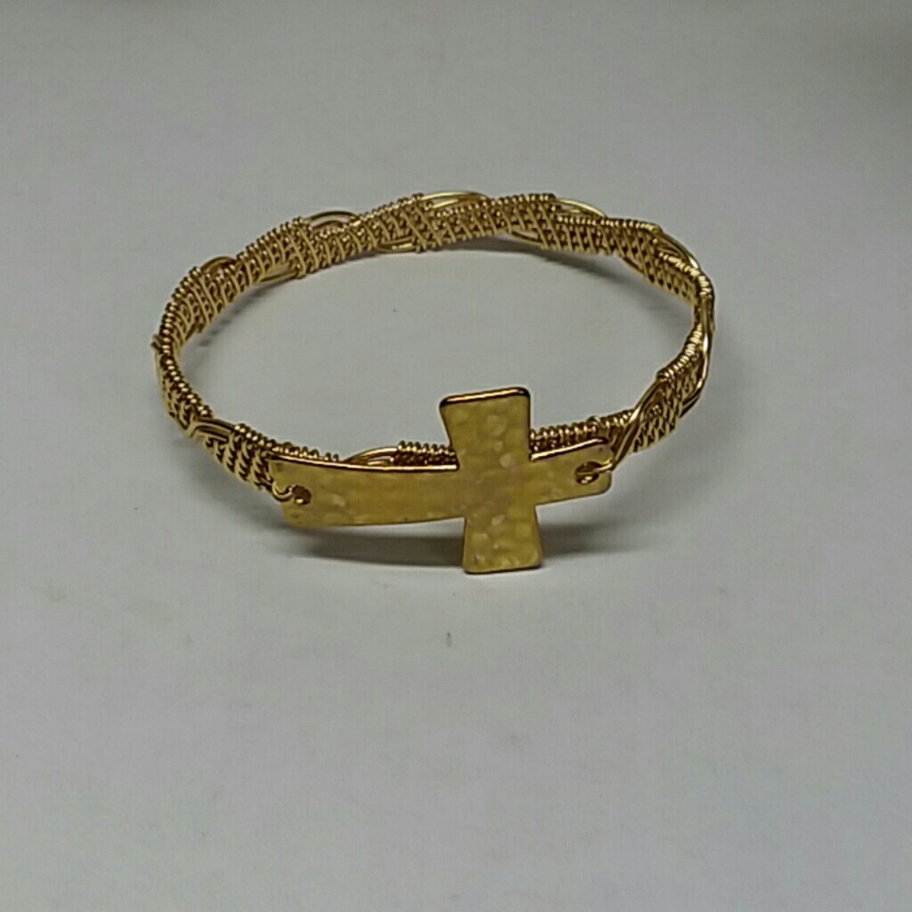 Handmade wire woven cross bangle bracelet - Picture 3 of 3